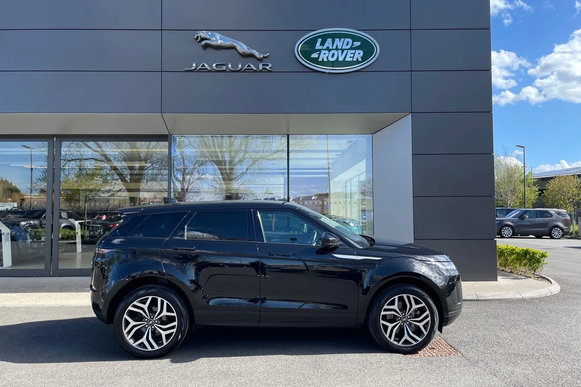 LAND ROVER RANGE ROVER EVOQUE thumbnail image number 2