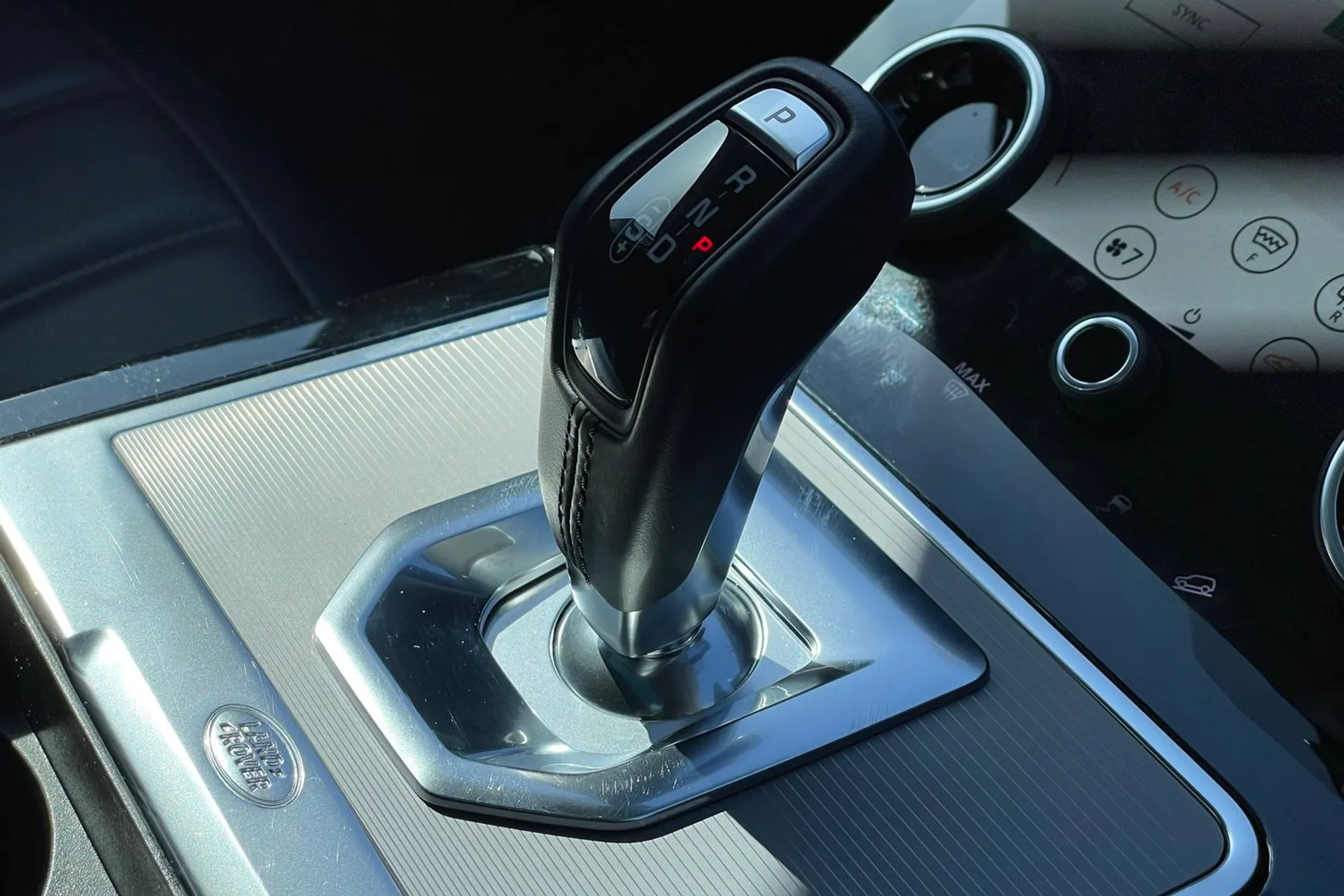LAND ROVER RANGE ROVER EVOQUE thumbnail image number 19