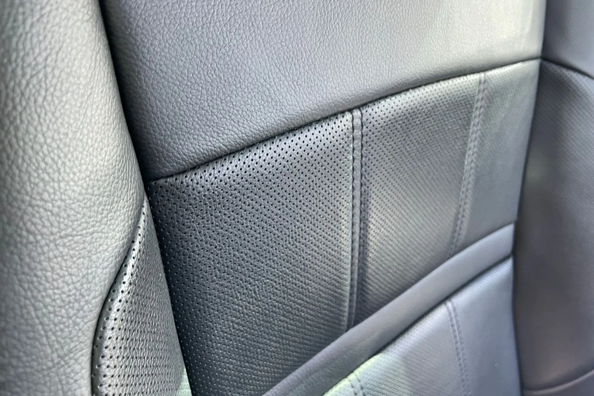 LAND ROVER RANGE ROVER EVOQUE thumbnail image number 34