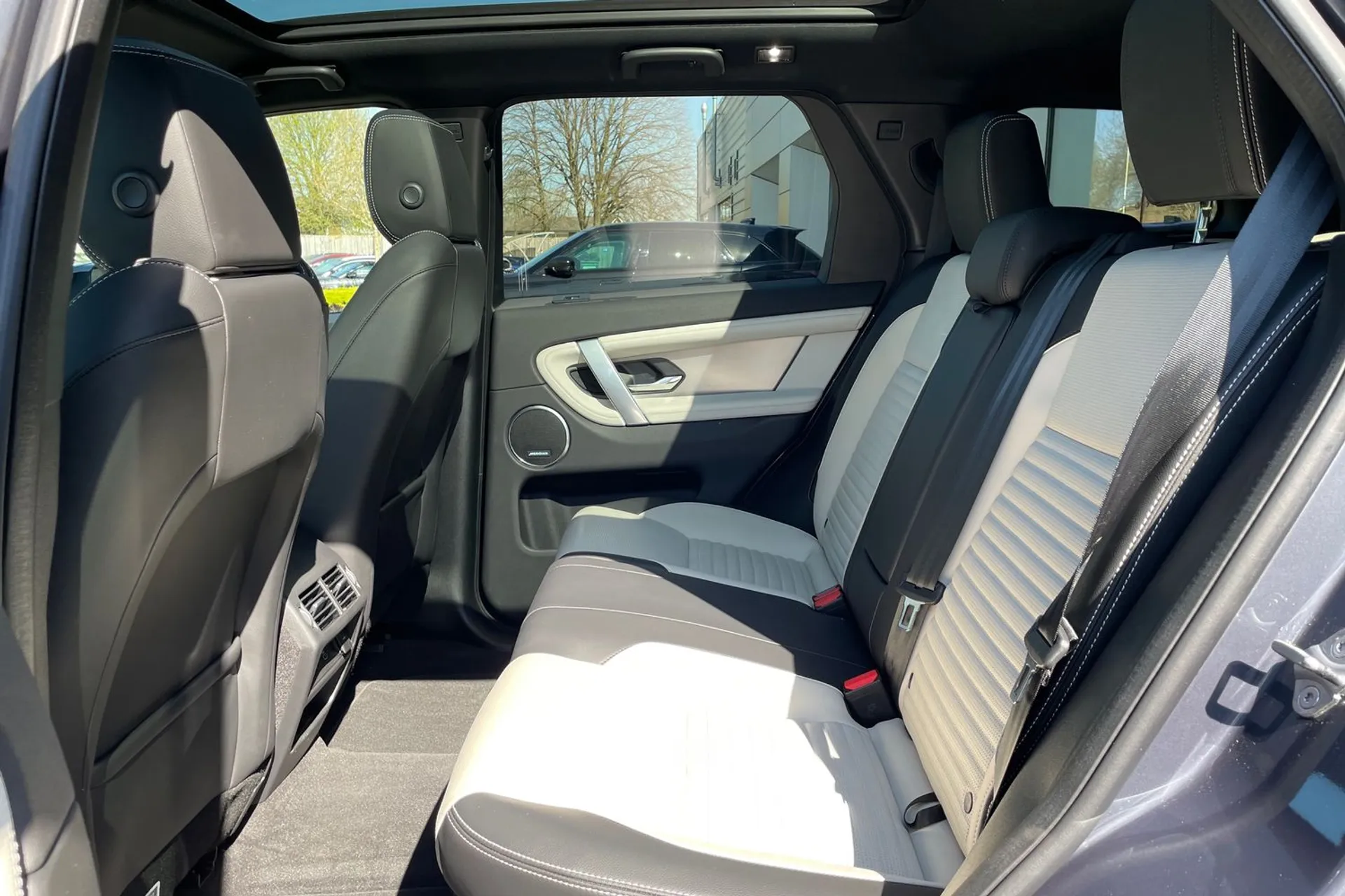 LAND ROVER DISCOVERY SPORT thumbnail image number 53