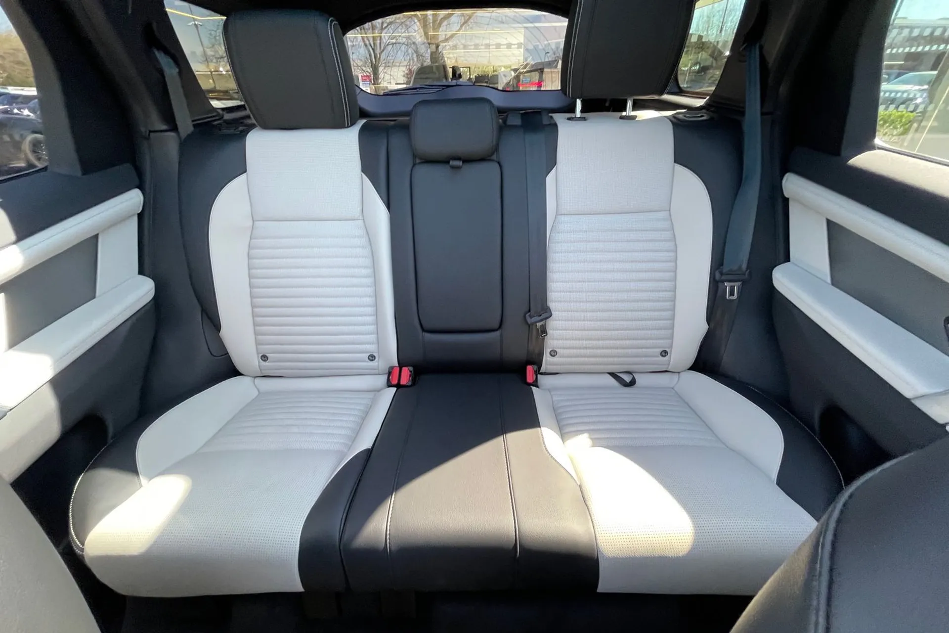 LAND ROVER DISCOVERY SPORT thumbnail image number 11