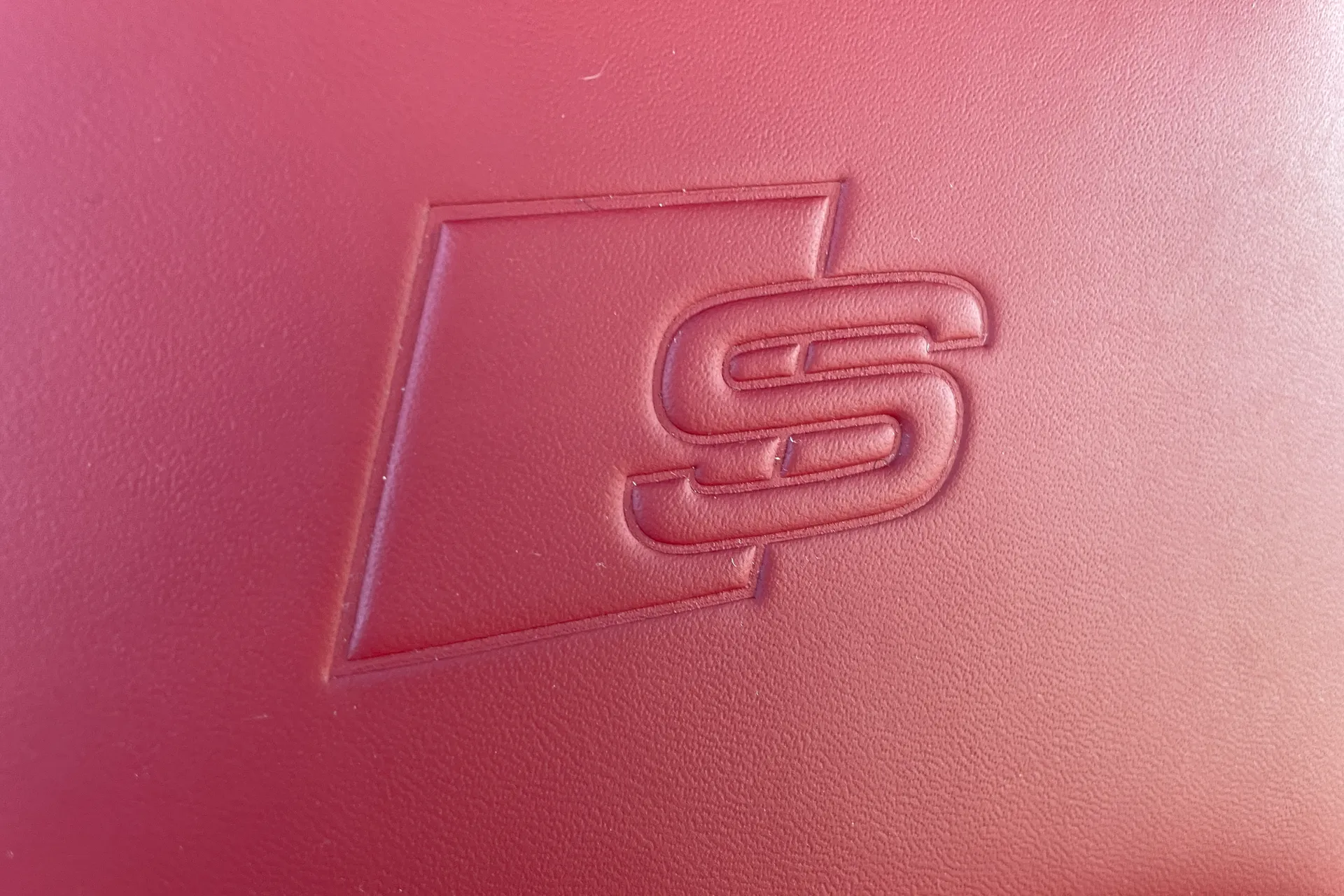 Audi A4 thumbnail image number 22