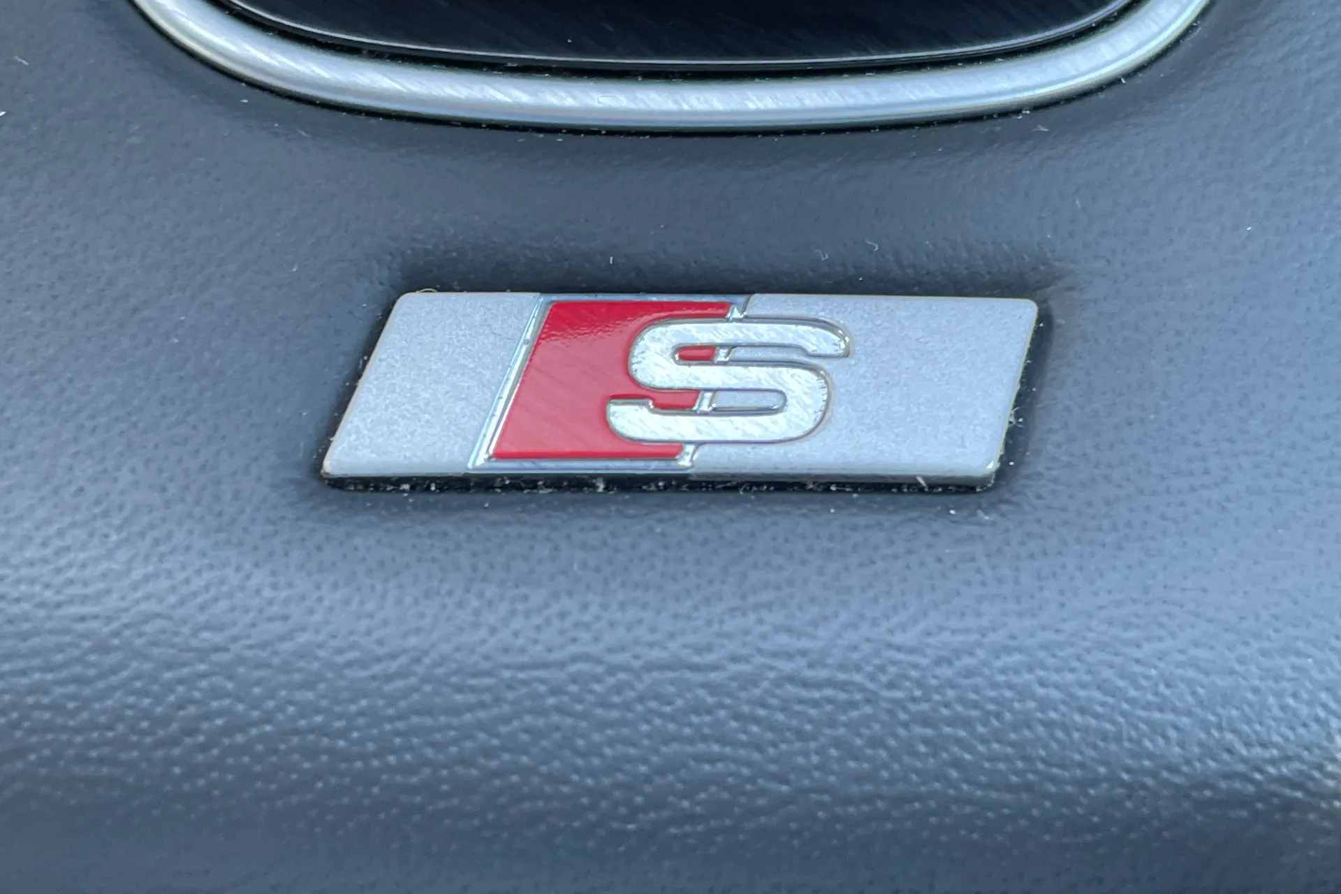 Audi A4 thumbnail image number 43