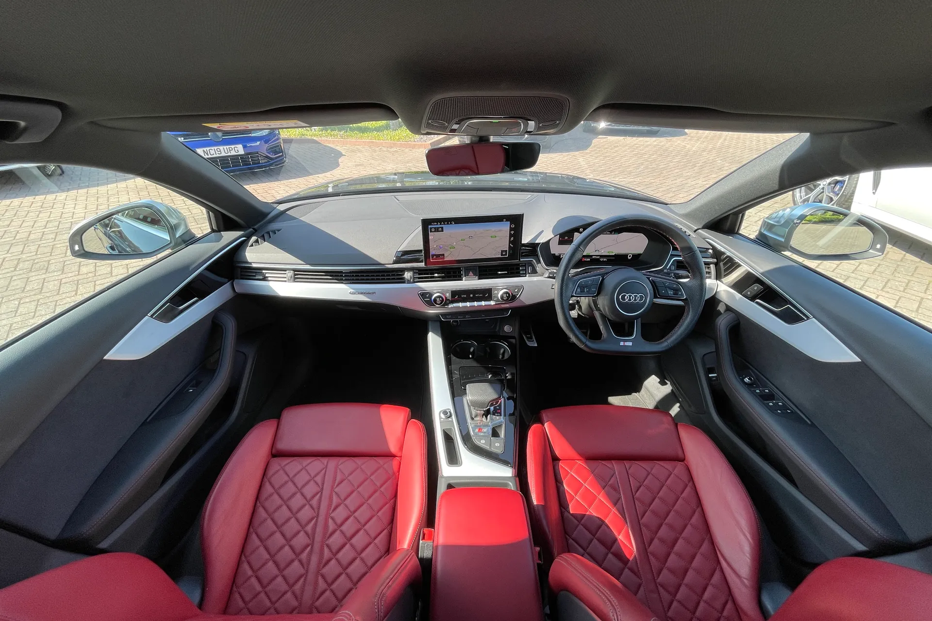 Audi A4 thumbnail image number 3