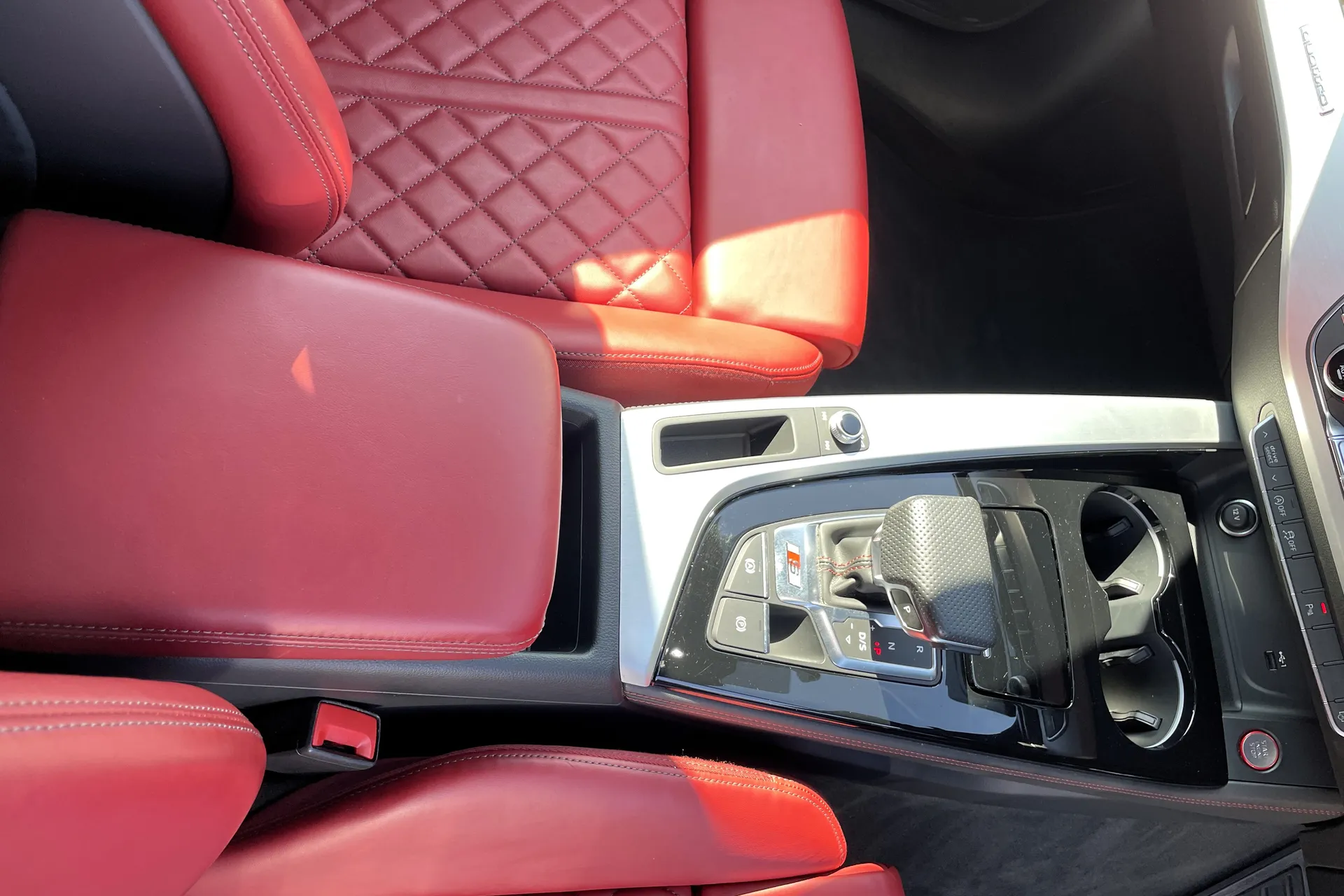 Audi A4 thumbnail image number 20