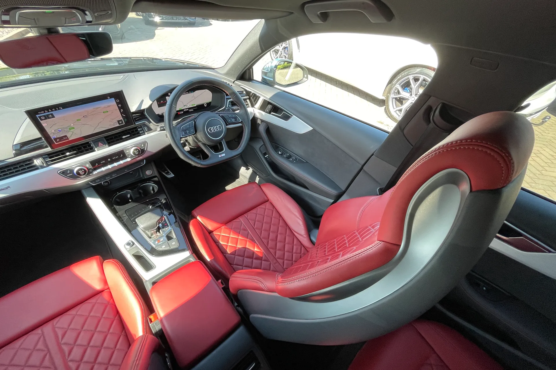 Audi A4 thumbnail image number 34