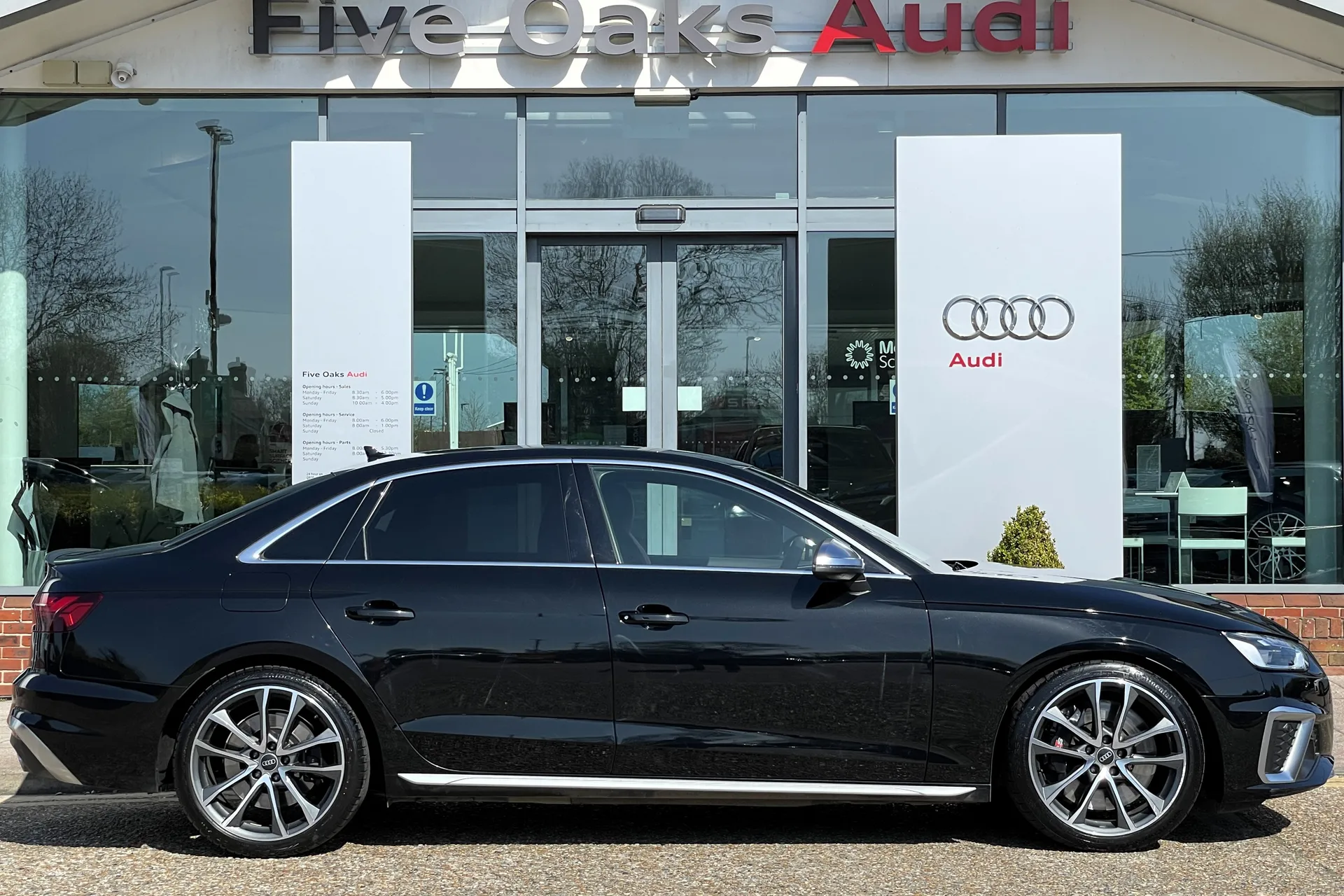 Audi A4 thumbnail image number 2