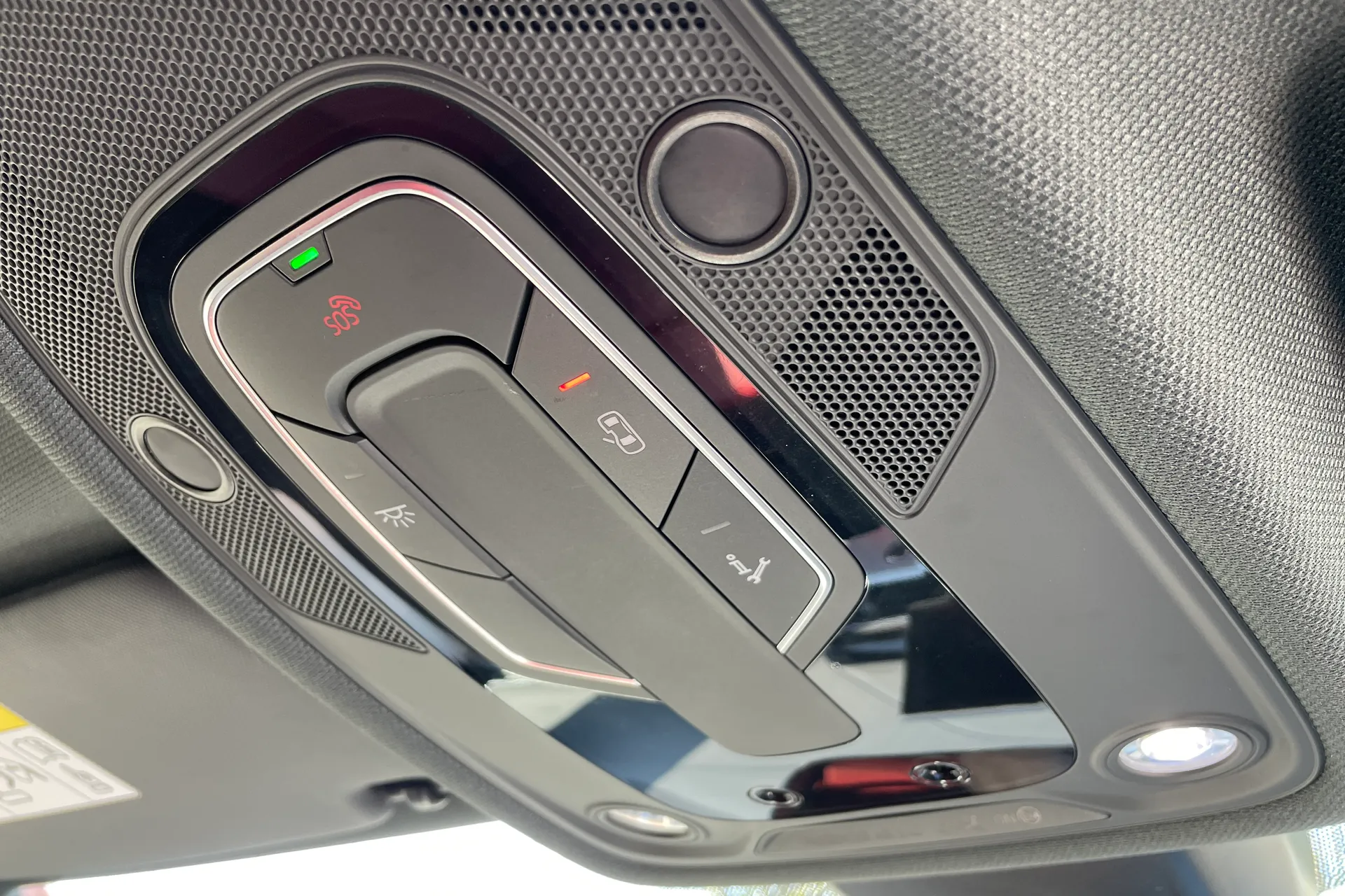Audi A4 thumbnail image number 18