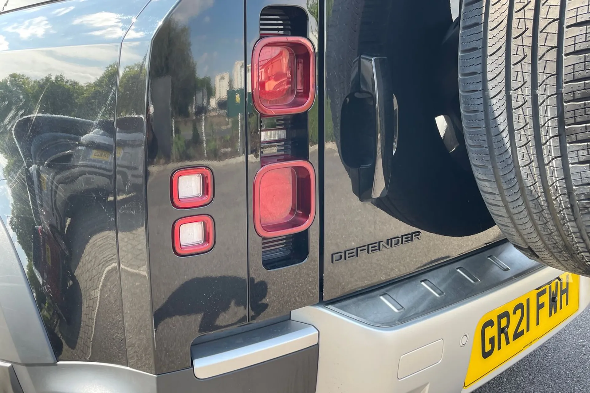 LAND ROVER DEFENDER thumbnail image number 13
