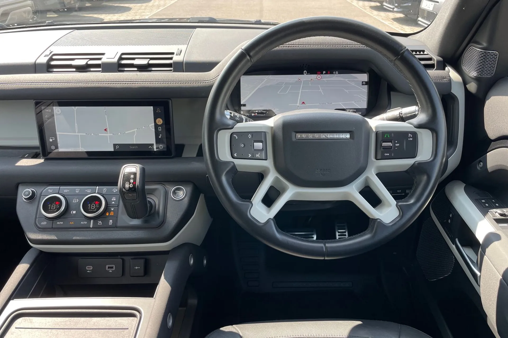 LAND ROVER DEFENDER thumbnail image number 23