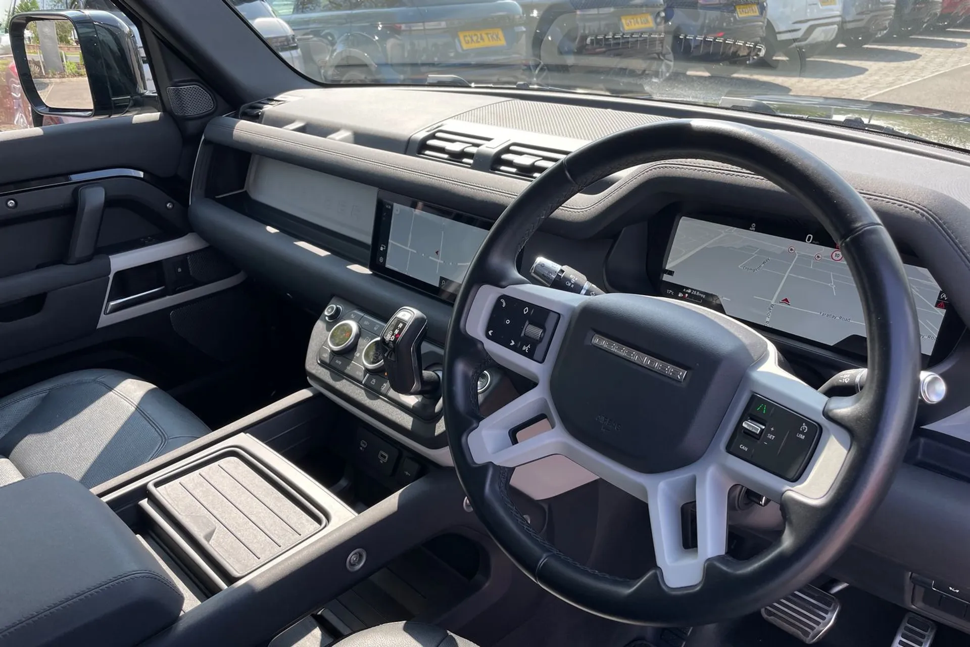 LAND ROVER DEFENDER thumbnail image number 46
