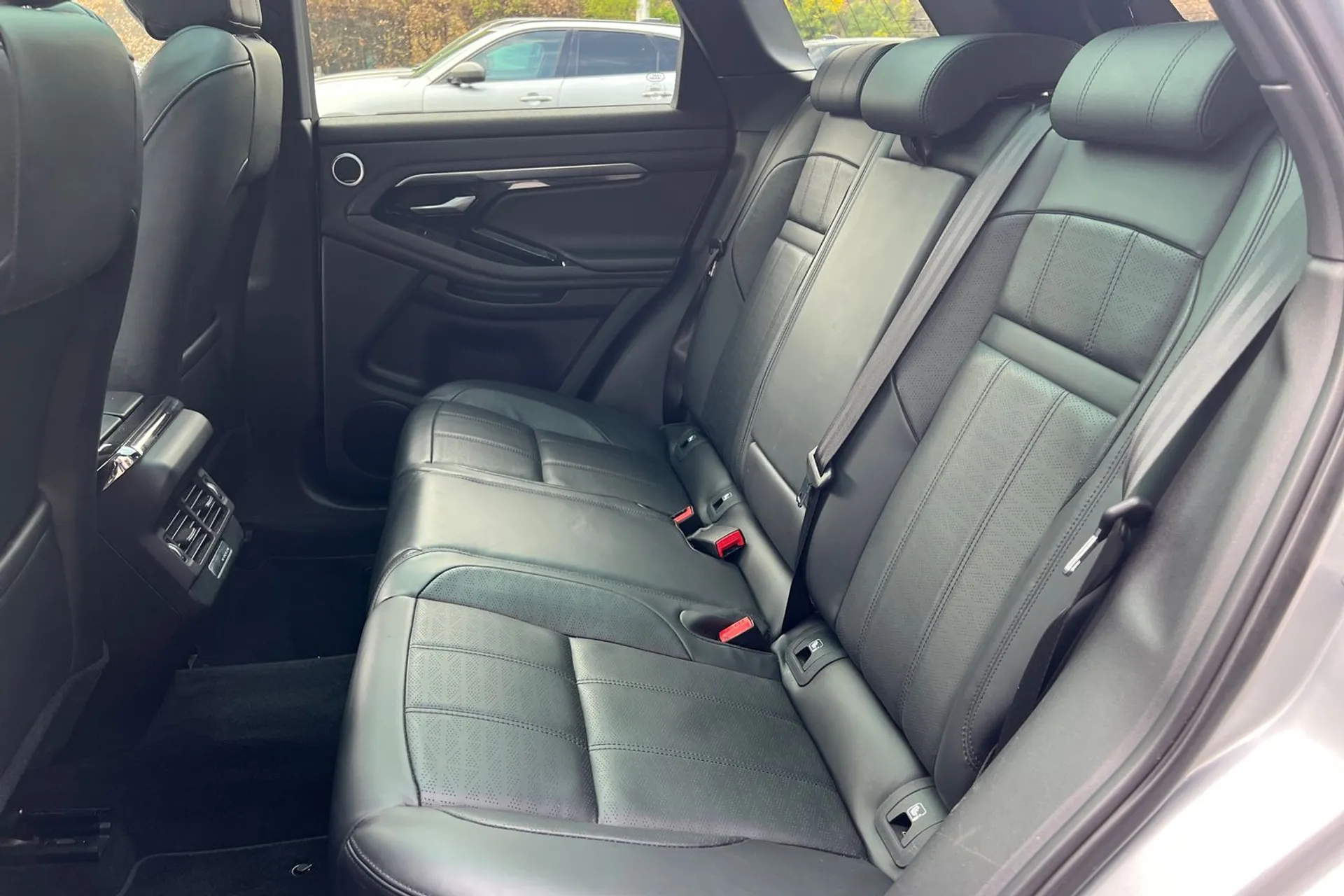 LAND ROVER RANGE ROVER EVOQUE thumbnail image number 43