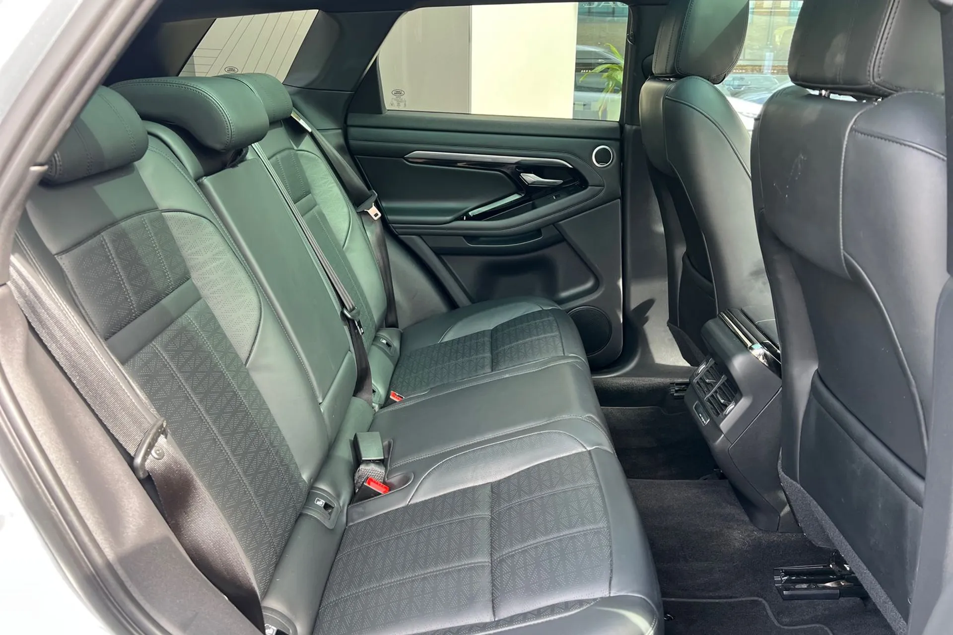 LAND ROVER RANGE ROVER EVOQUE thumbnail image number 34