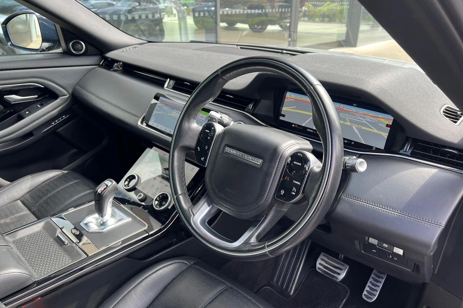 LAND ROVER RANGE ROVER EVOQUE thumbnail image number 40