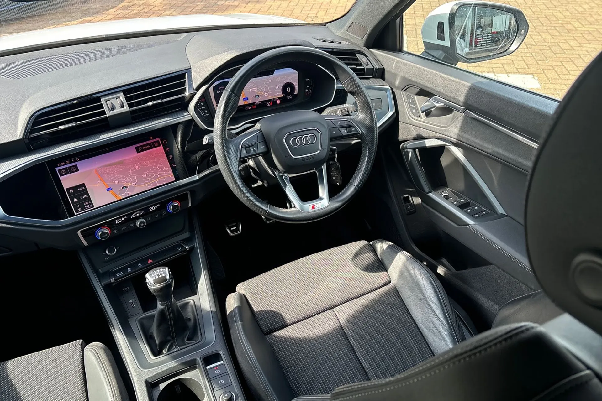 Audi Q3 thumbnail image number 33