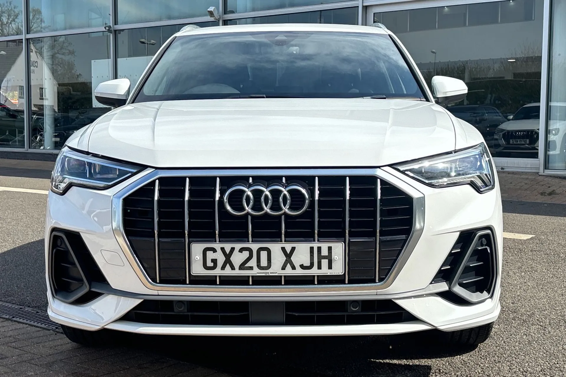 Audi Q3 thumbnail image number 11