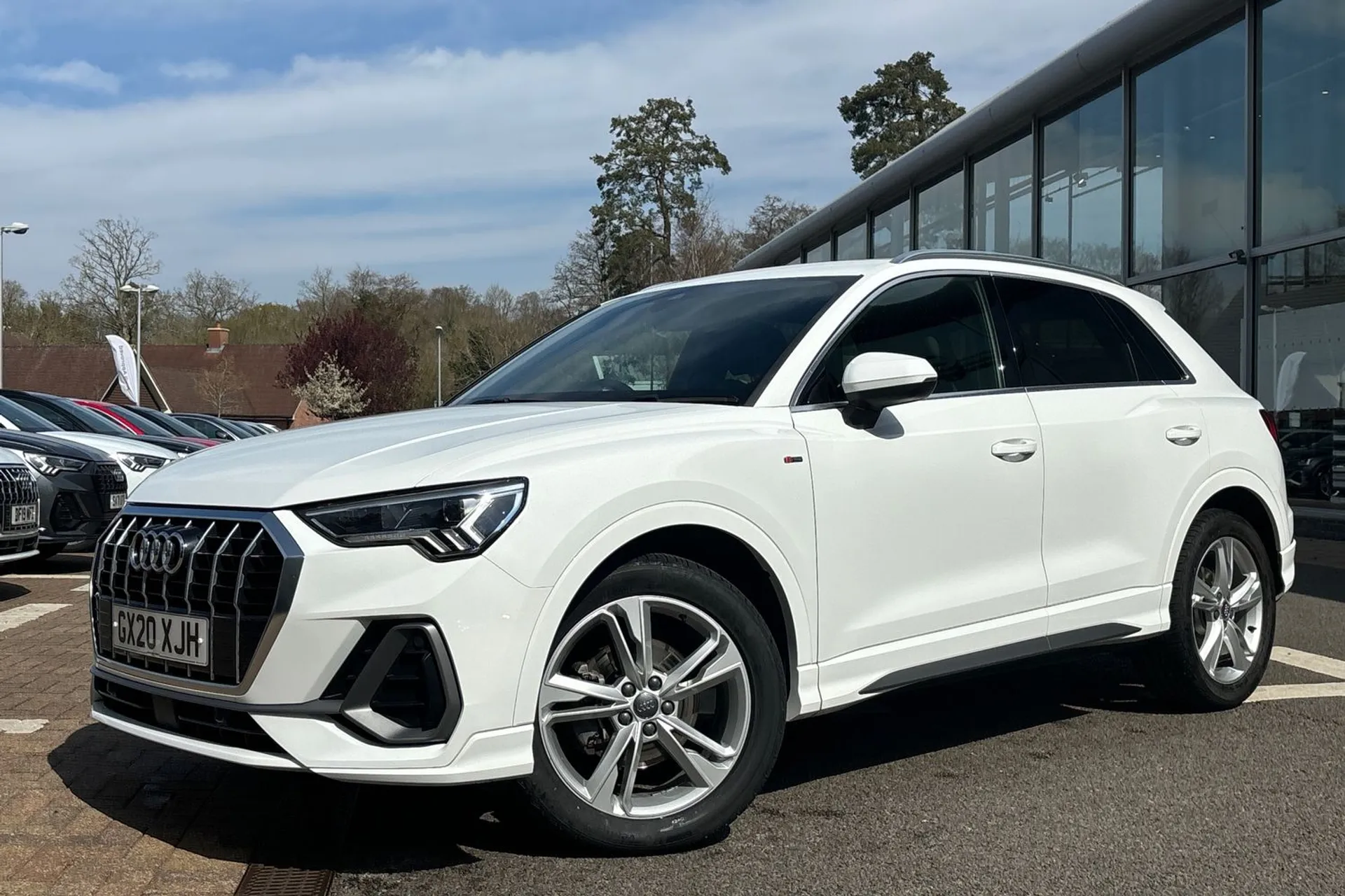 Audi Q3 thumbnail image number 10