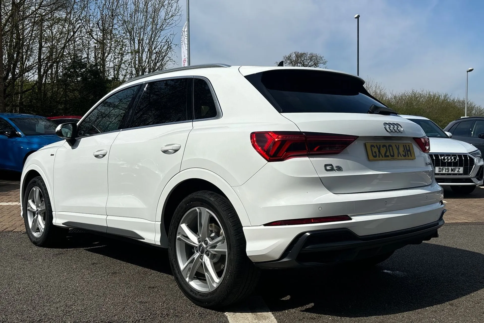Audi Q3 thumbnail image number 8