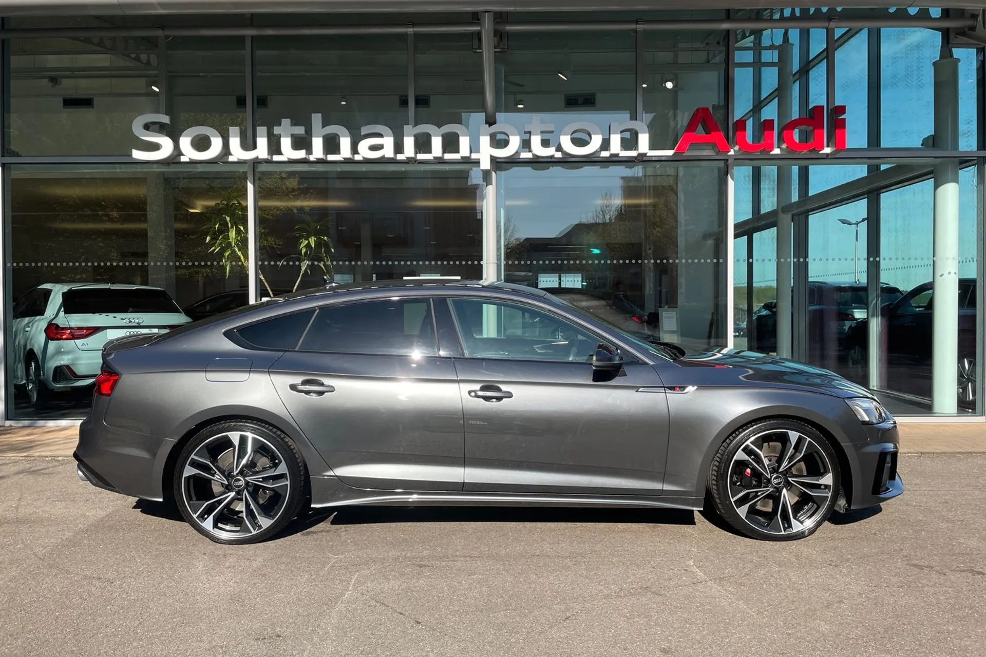 Audi A5 thumbnail image number 2