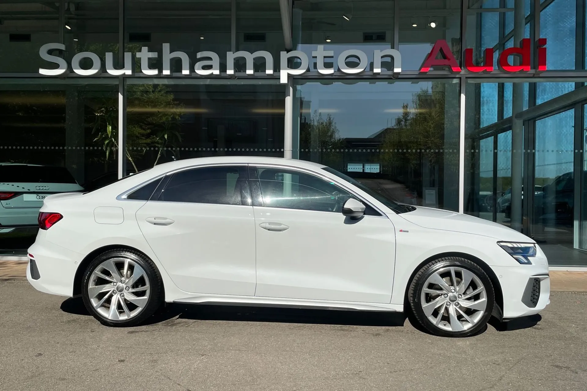 Audi A3 thumbnail image number 2