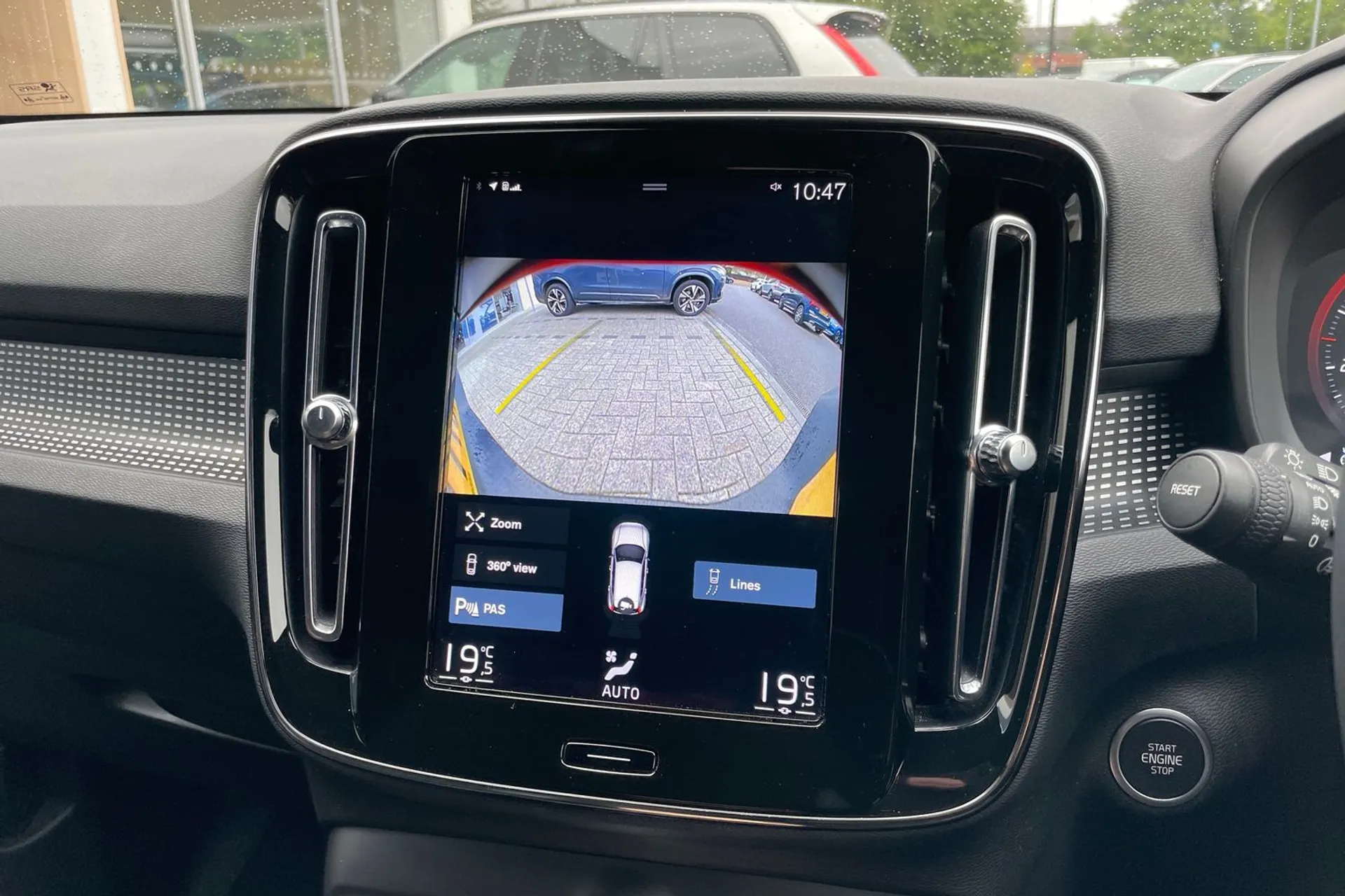 Volvo XC40 thumbnail image number 38
