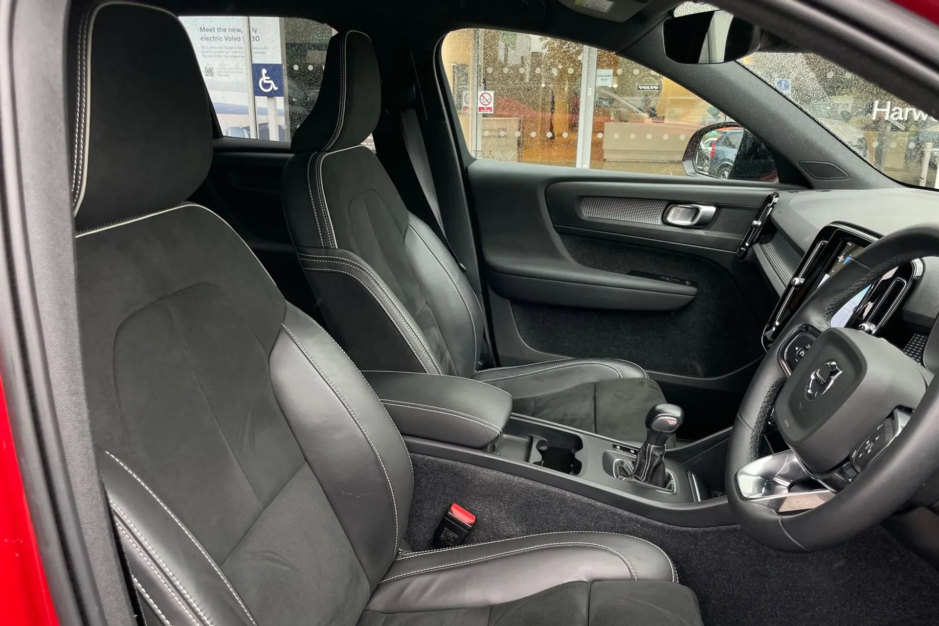 Volvo XC40 thumbnail image number 25
