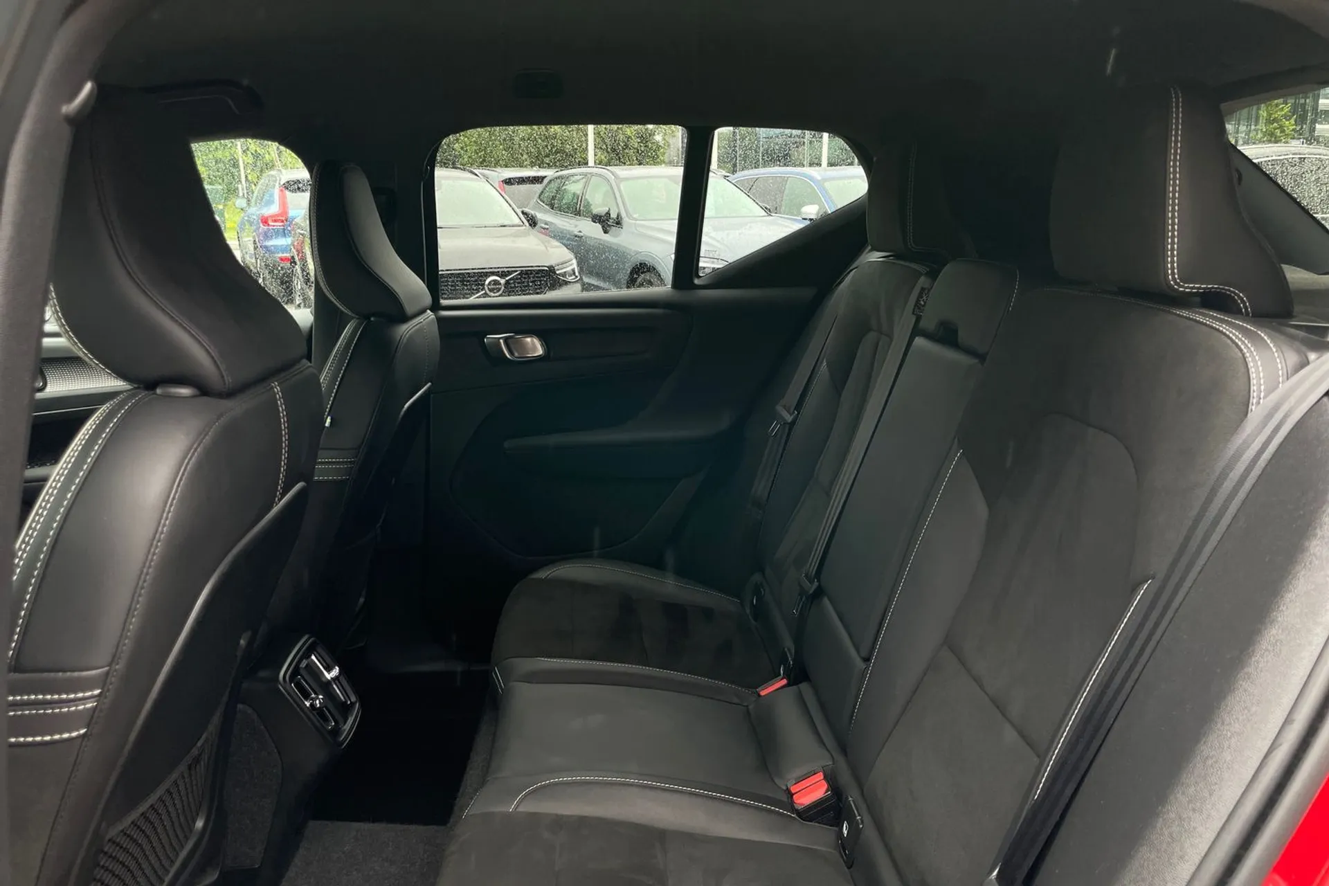 Volvo XC40 thumbnail image number 30