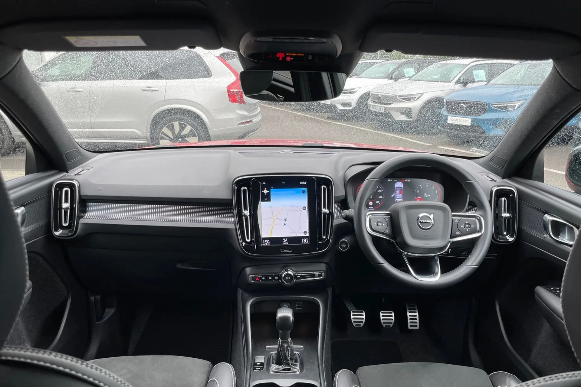 Volvo XC40 thumbnail image number 3
