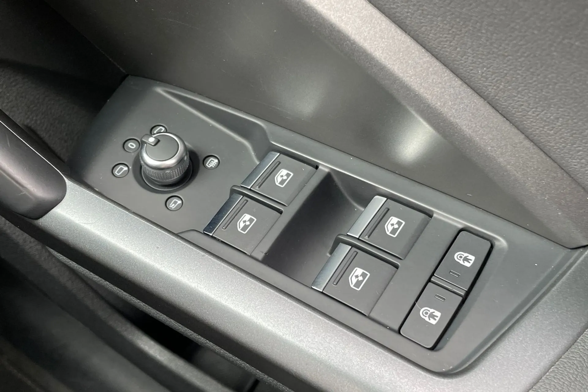 Audi Q3 thumbnail image number 14
