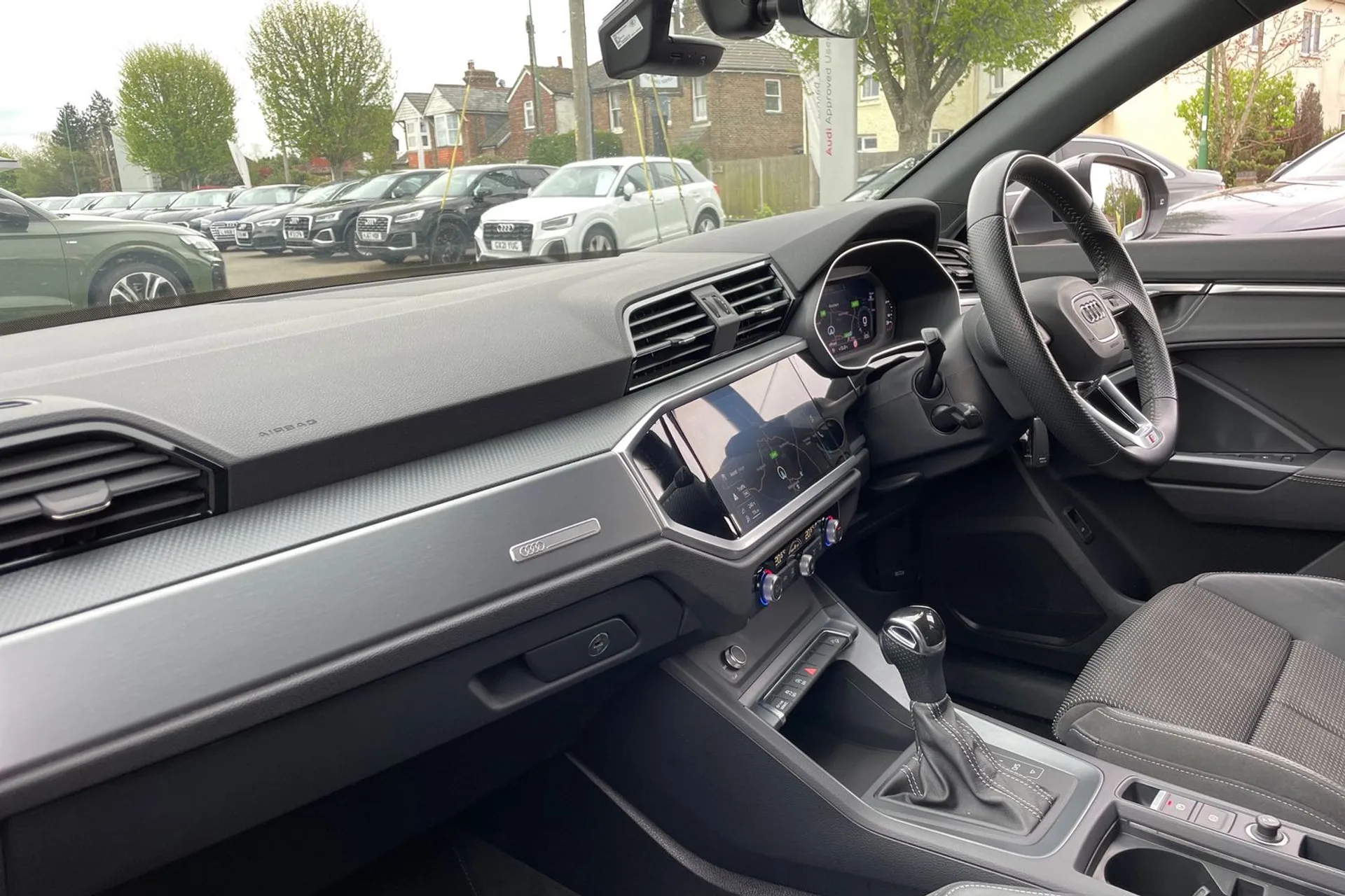 Audi Q3 thumbnail image number 35