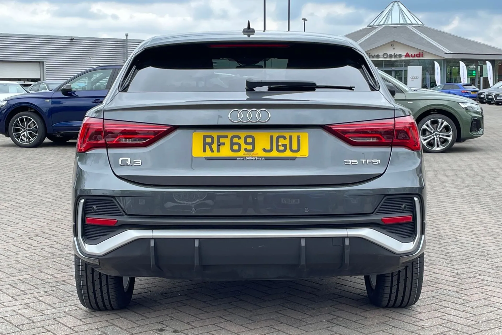 Audi Q3 thumbnail image number 5