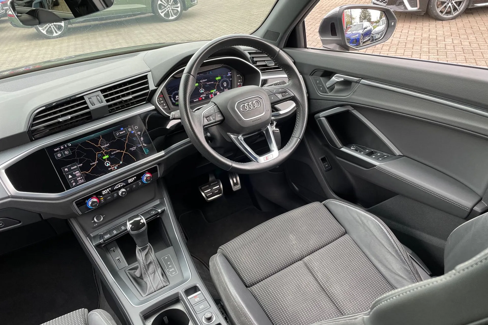Audi Q3 thumbnail image number 39