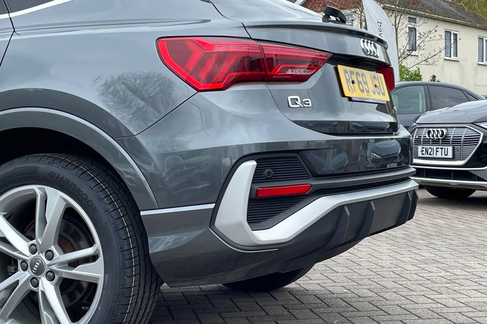 Audi Q3 thumbnail image number 28