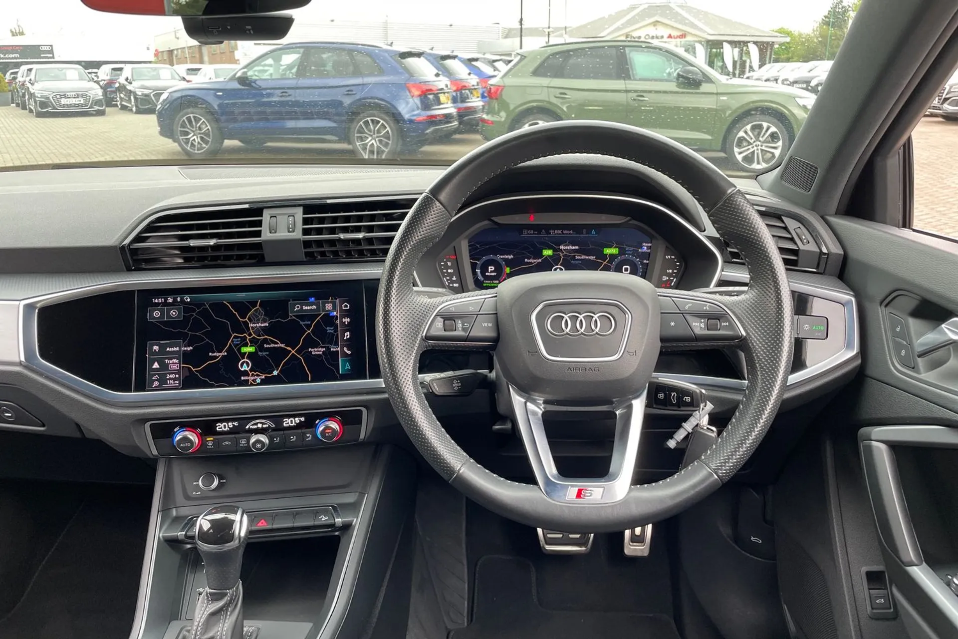 Audi Q3 thumbnail image number 40