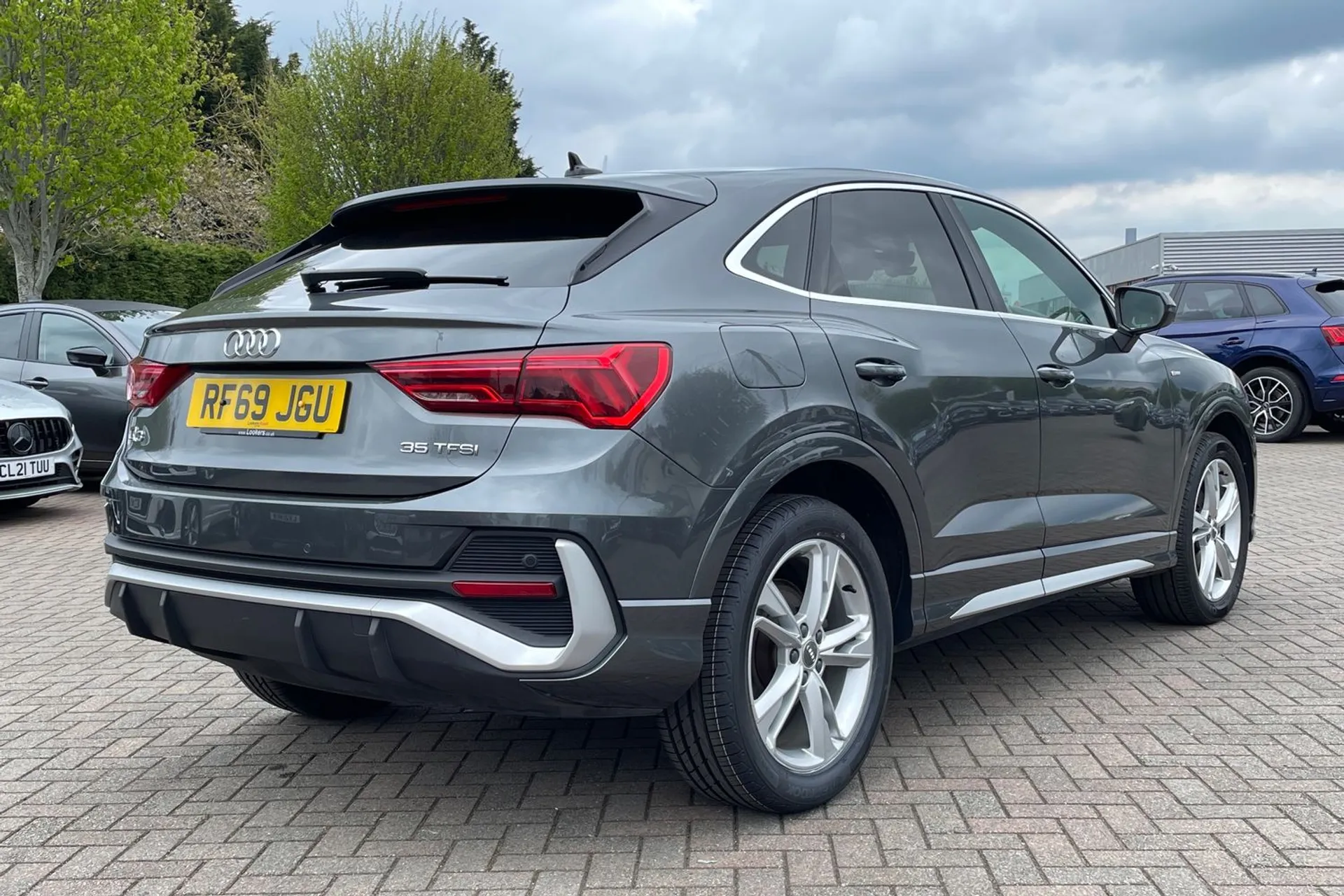 Audi Q3 thumbnail image number 4