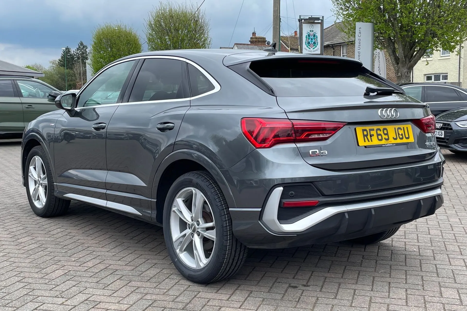 Audi Q3 thumbnail image number 6