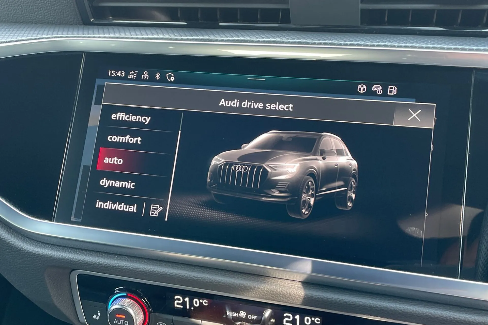 Audi Q3 thumbnail image number 25