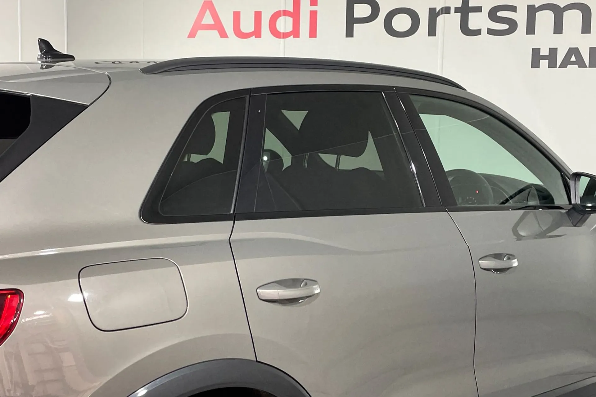 Audi Q3 thumbnail image number 13