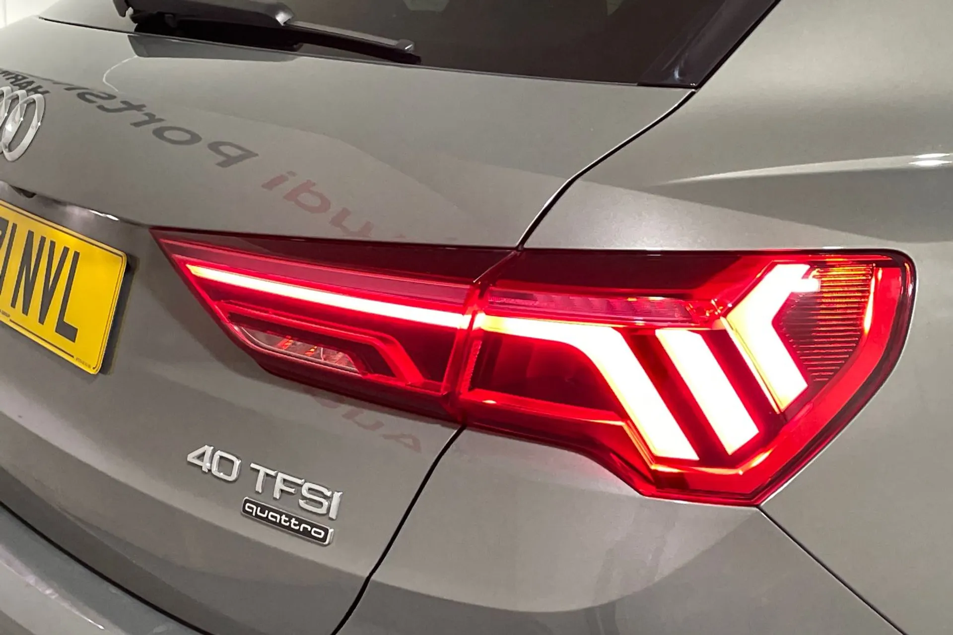 Audi Q3 thumbnail image number 17