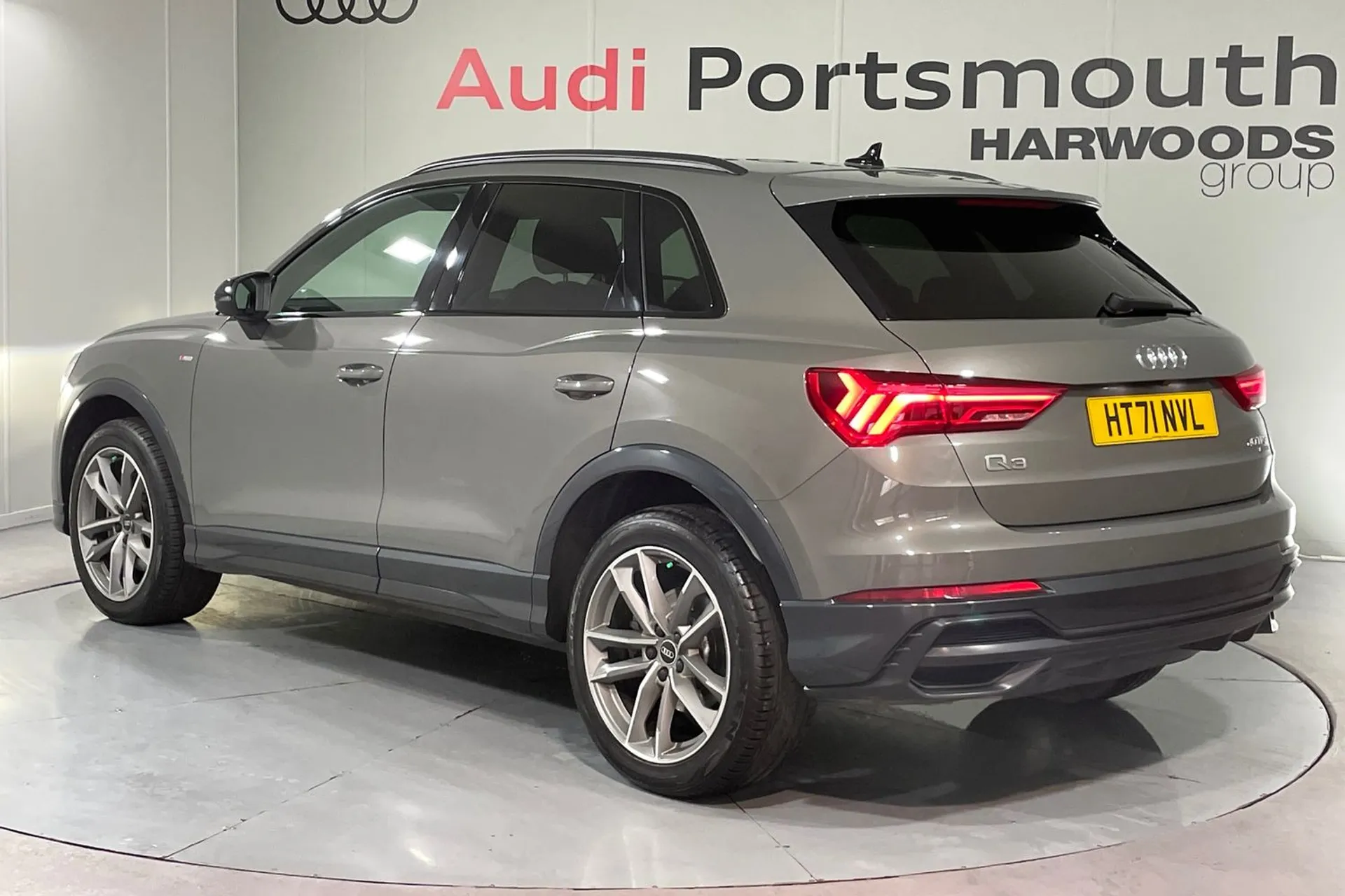 Audi Q3 thumbnail image number 8