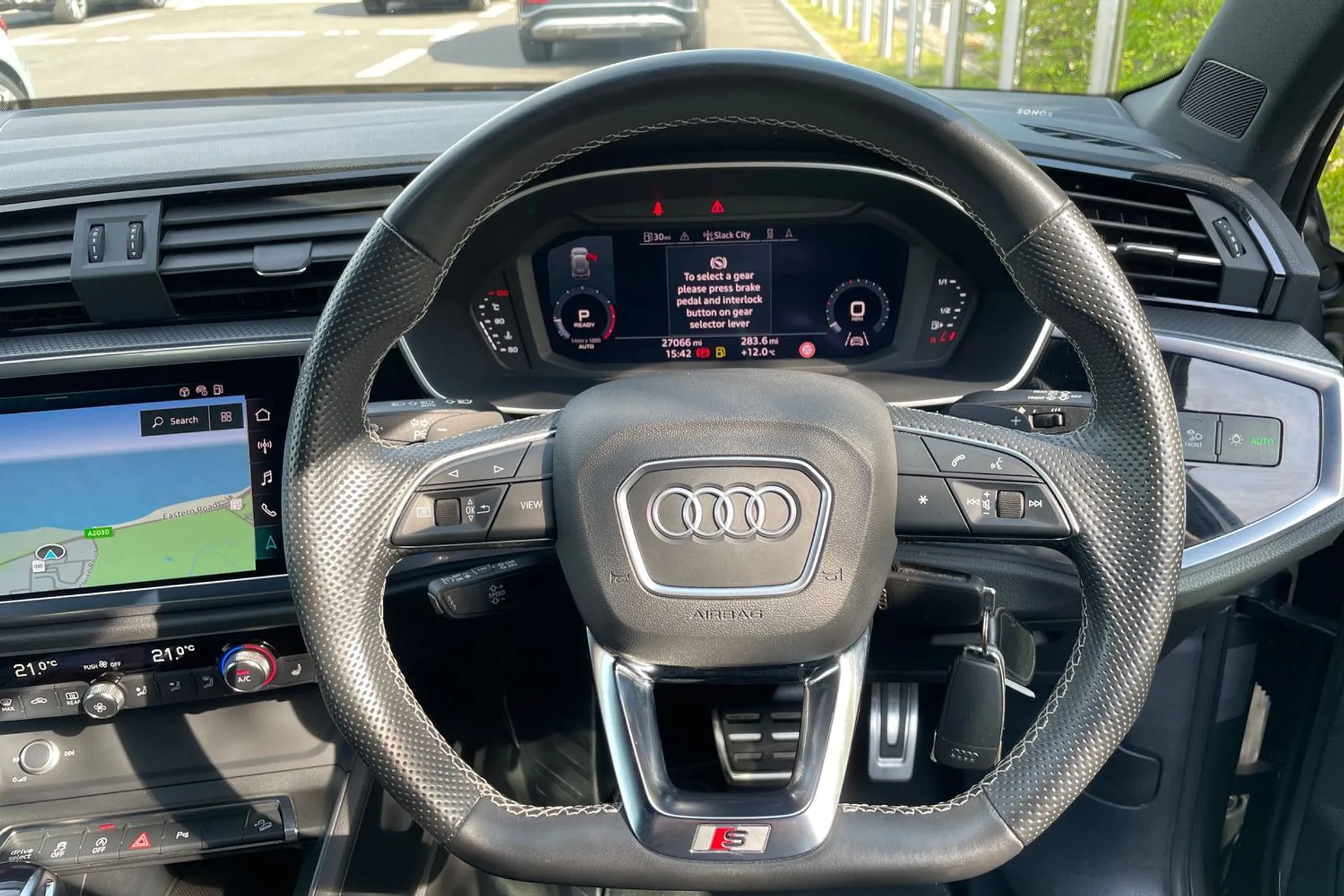 Audi Q3 thumbnail image number 39