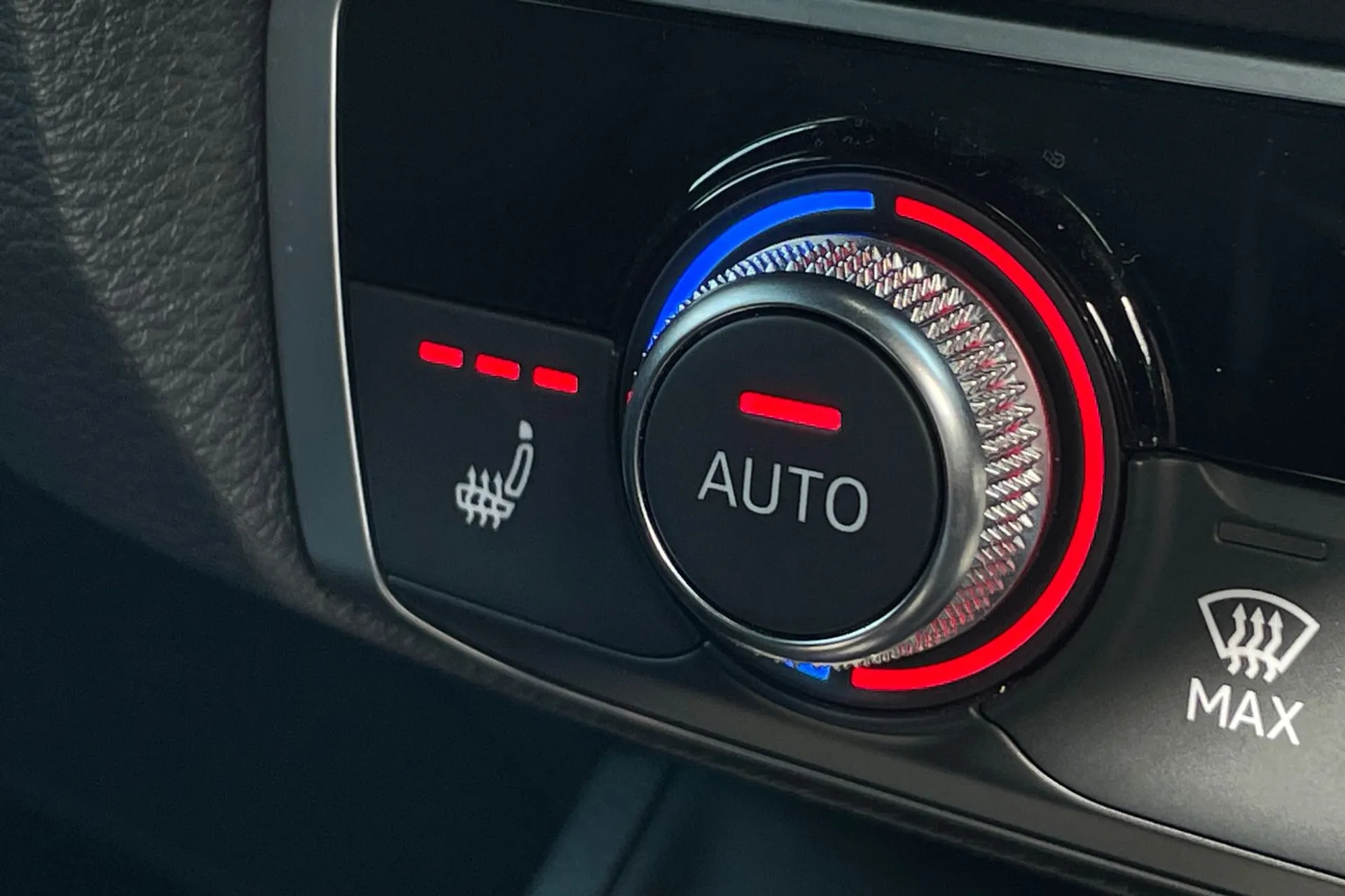 Audi Q3 thumbnail image number 29