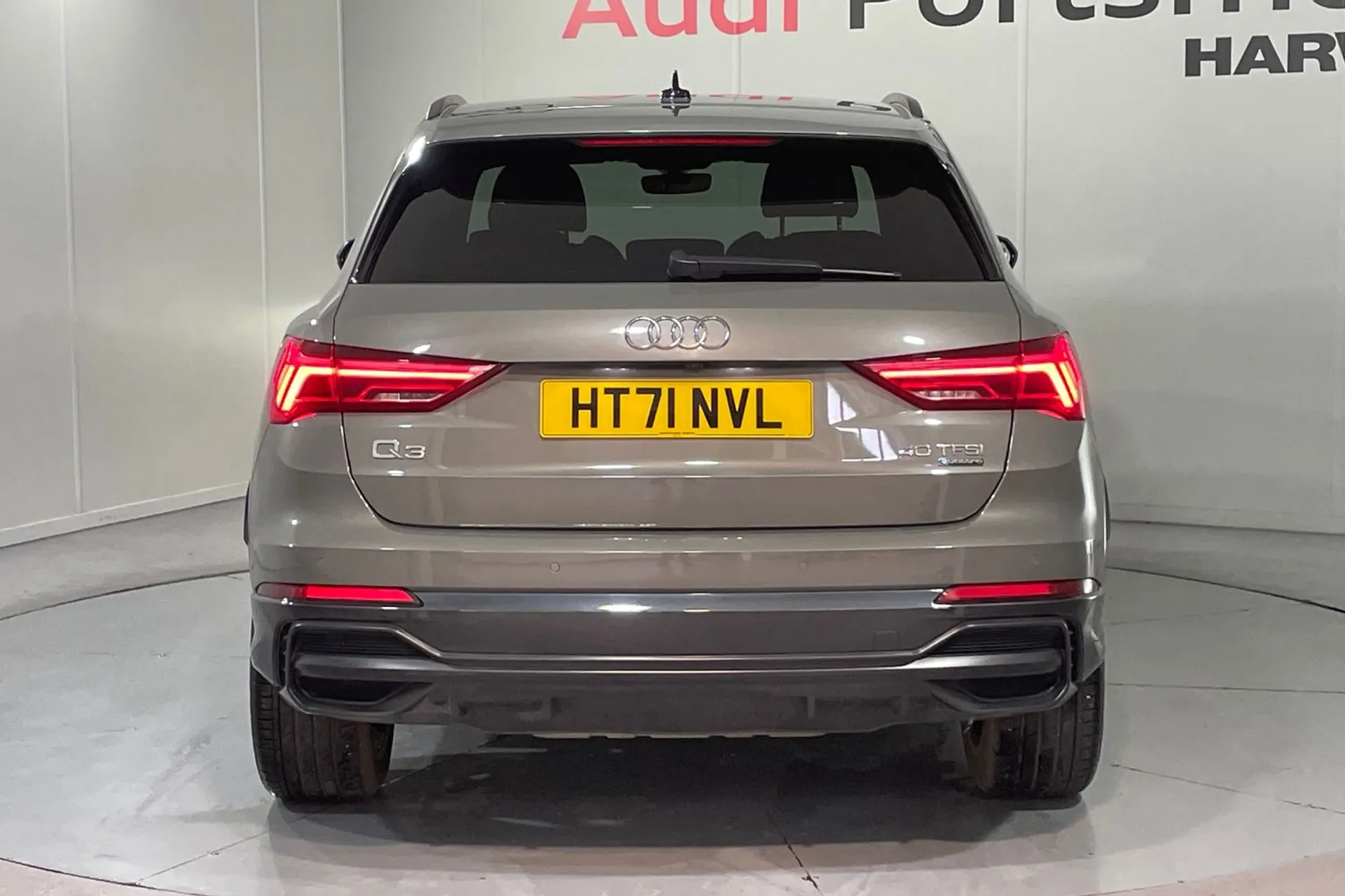 Audi Q3 thumbnail image number 7