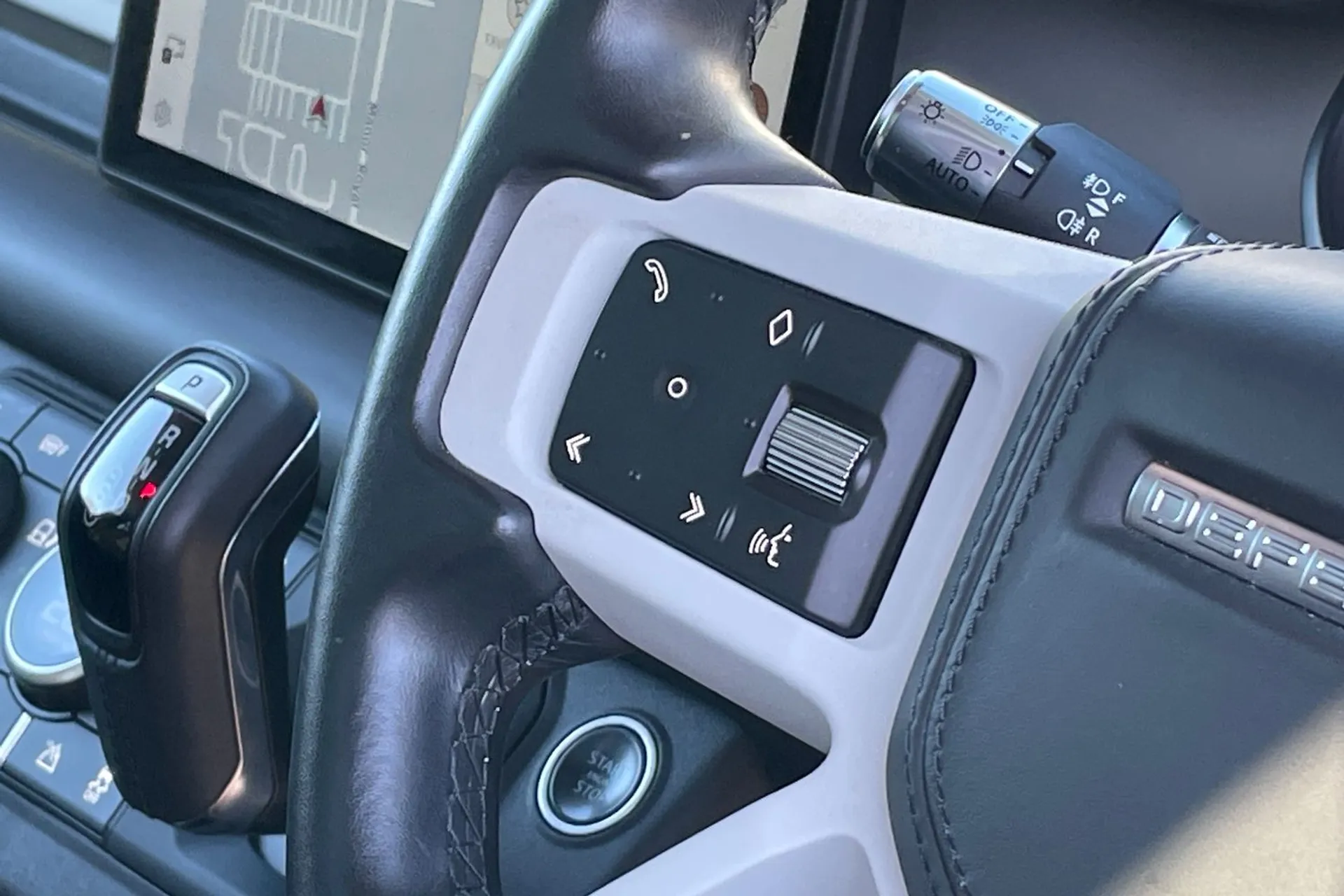 LAND ROVER DEFENDER thumbnail image number 41