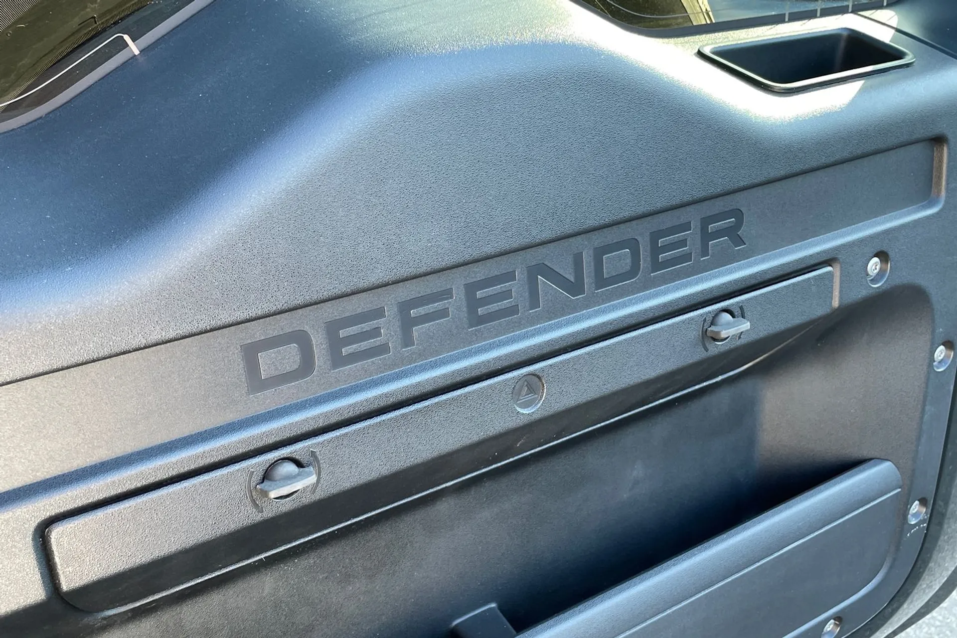 LAND ROVER DEFENDER thumbnail image number 27