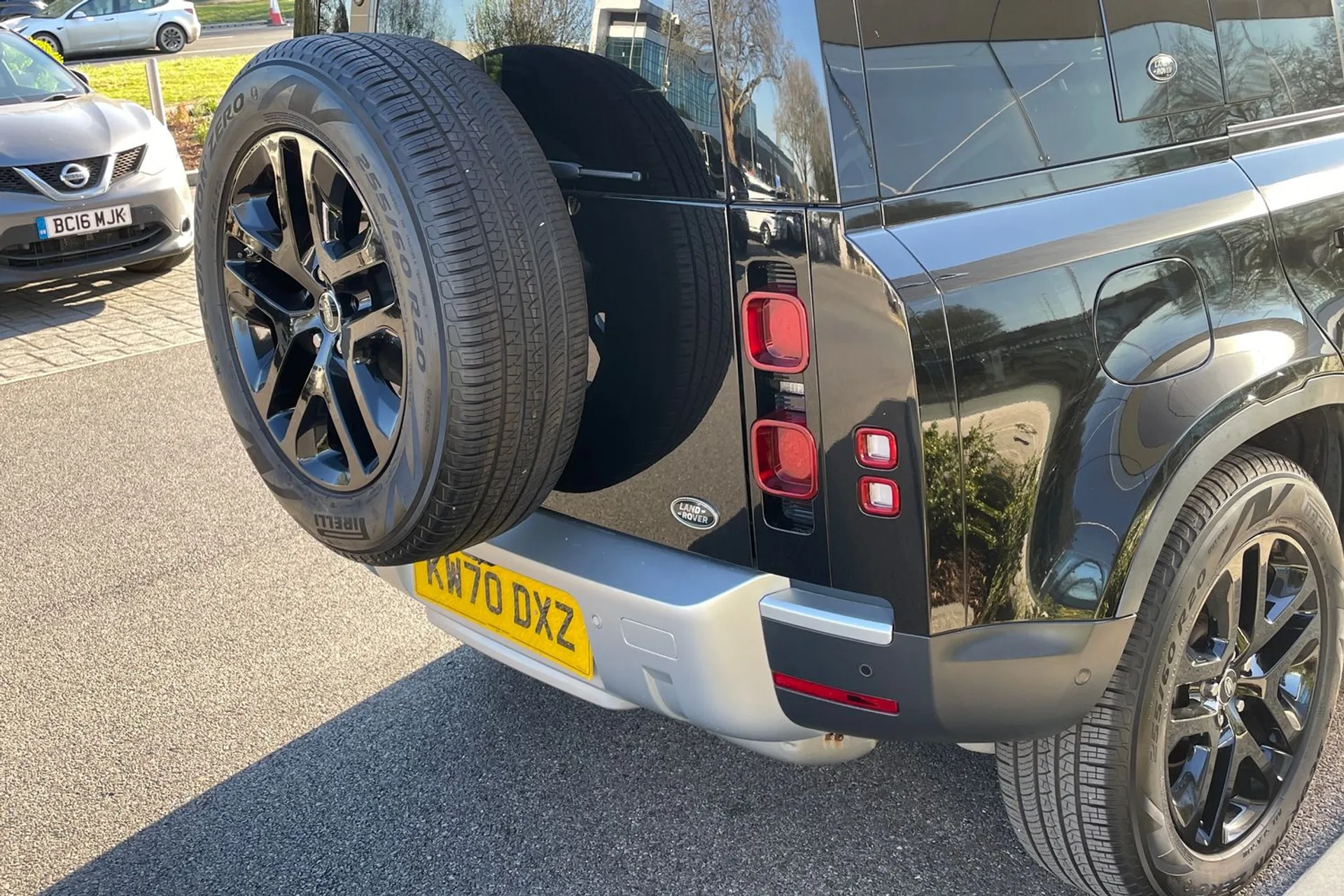 LAND ROVER DEFENDER thumbnail image number 25