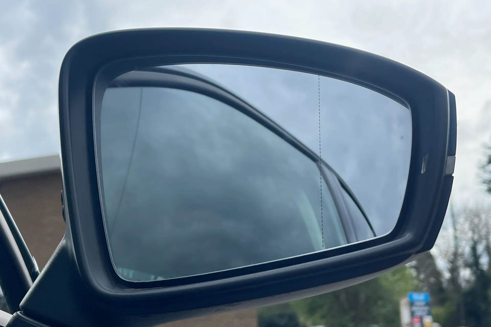 VOLKSWAGEN TIGUAN thumbnail image number 40