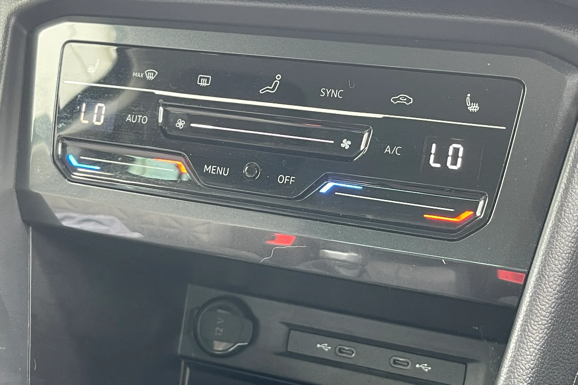 VOLKSWAGEN TIGUAN thumbnail image number 44