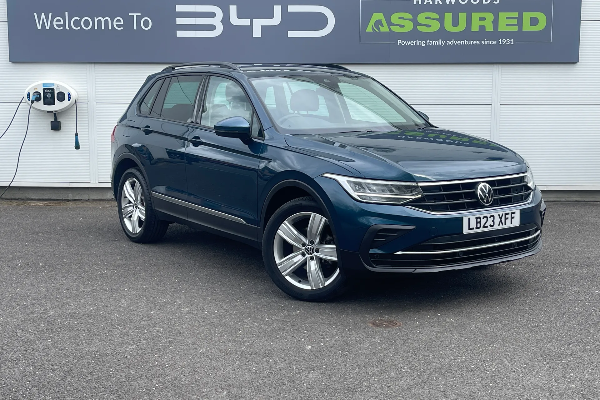 VOLKSWAGEN TIGUAN focused image
