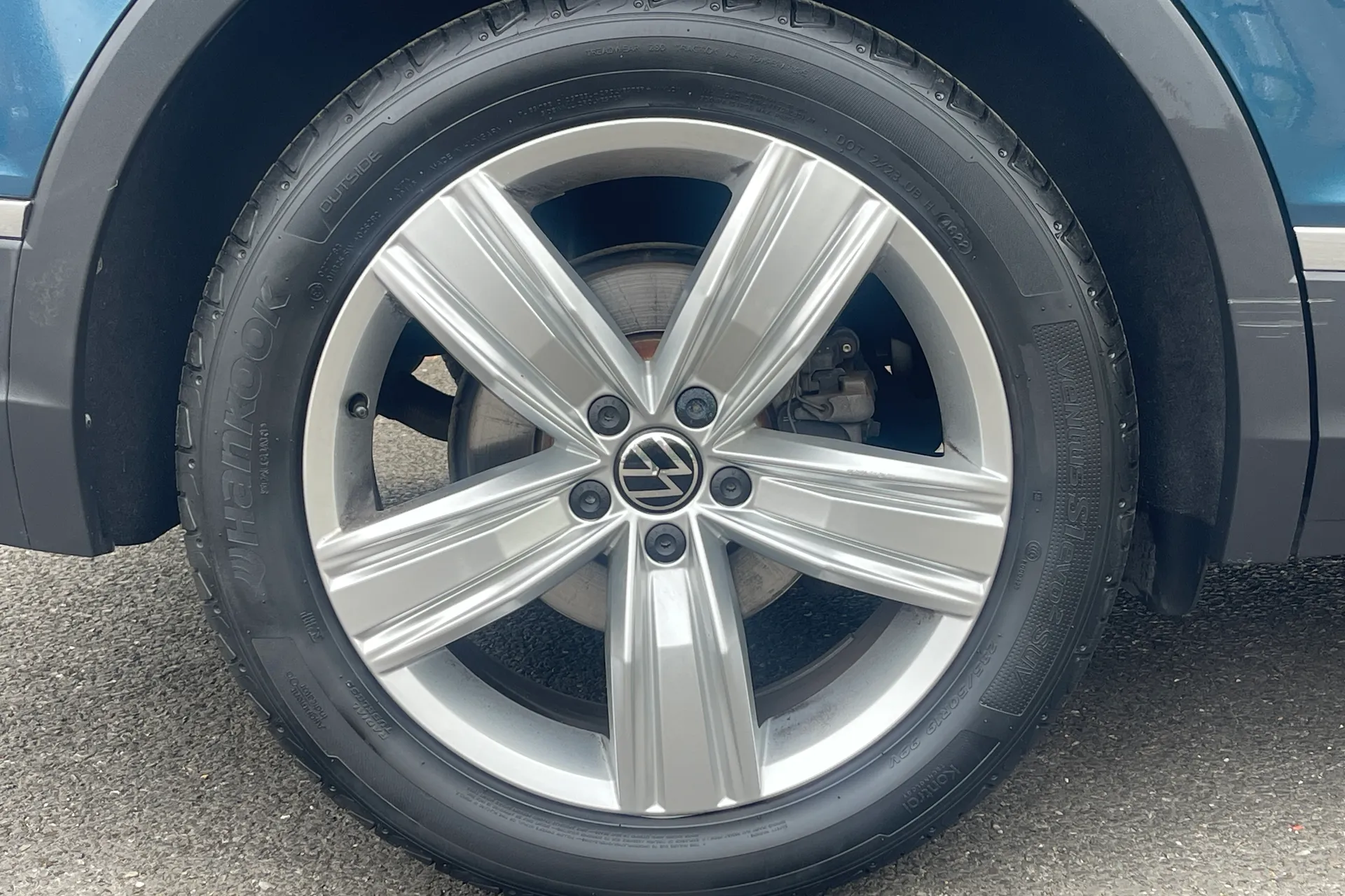 VOLKSWAGEN TIGUAN thumbnail image number 9